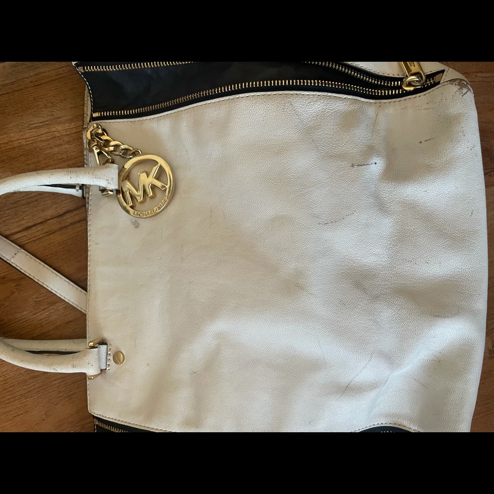 Michael Kors White Genuine Leather Purse - Picture 6 of 10